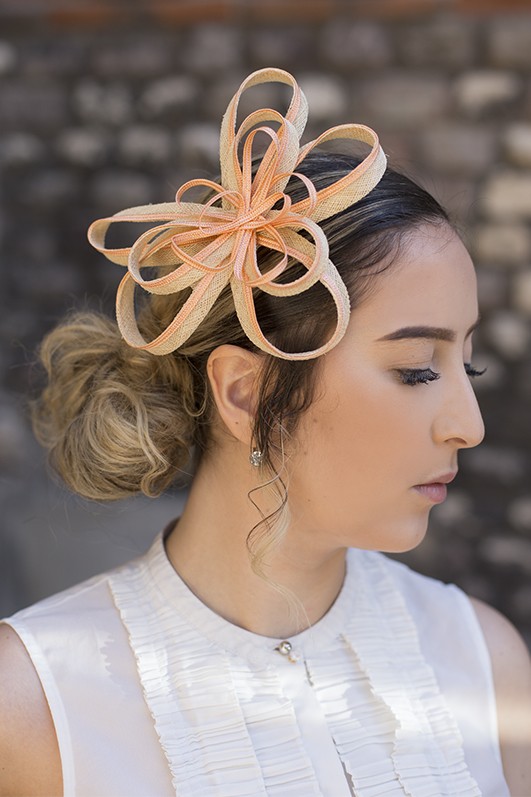 Bibi de mariage Annie de couleurs ivoire et orange, pour femme