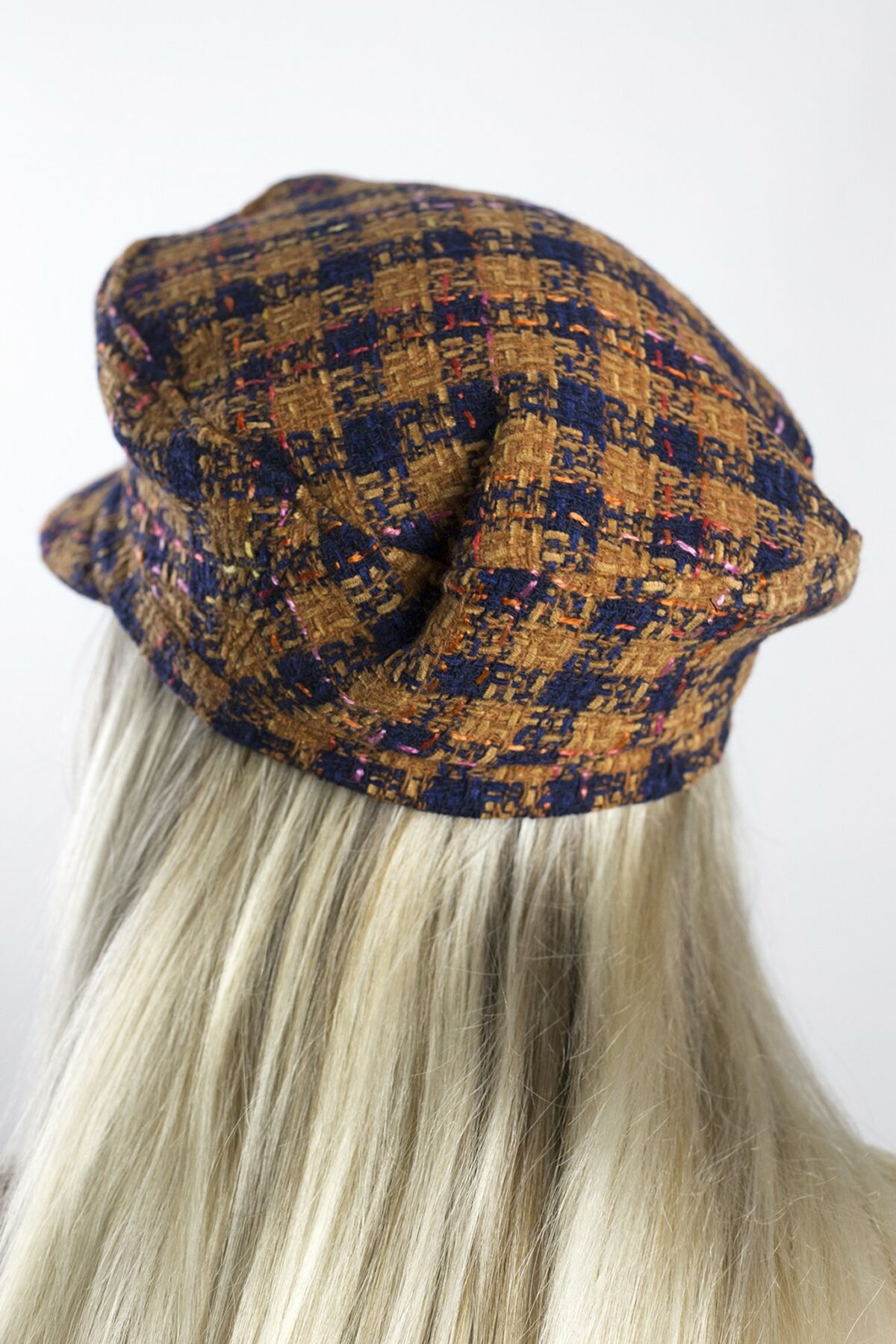 Casquette pour femme en laine bleu et marron