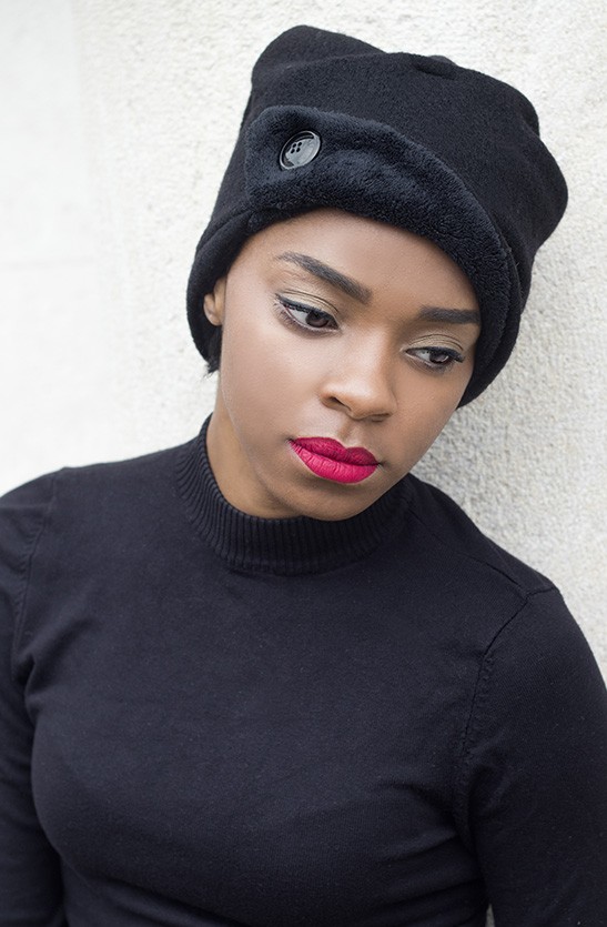 Bonnet pour femme de couleur noir