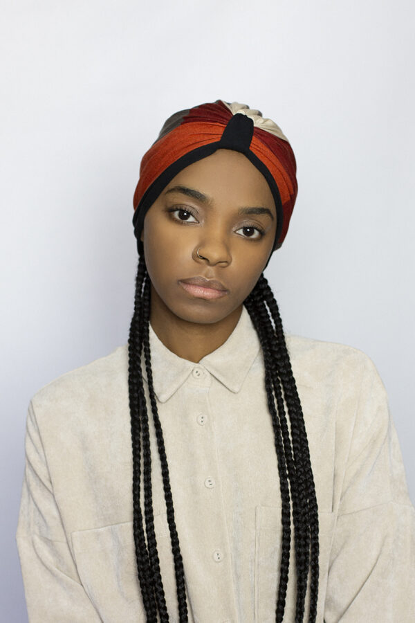 Turban pour femme de couleur multi orange, bordeaux, gris et noir