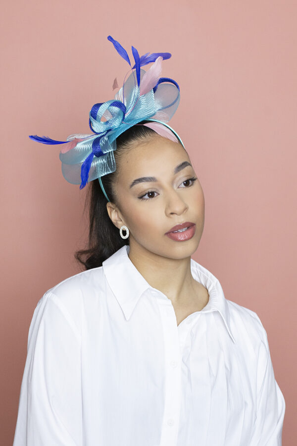 Bibi de mariage pour femme de couleurs bleu et rose, création Le Rio