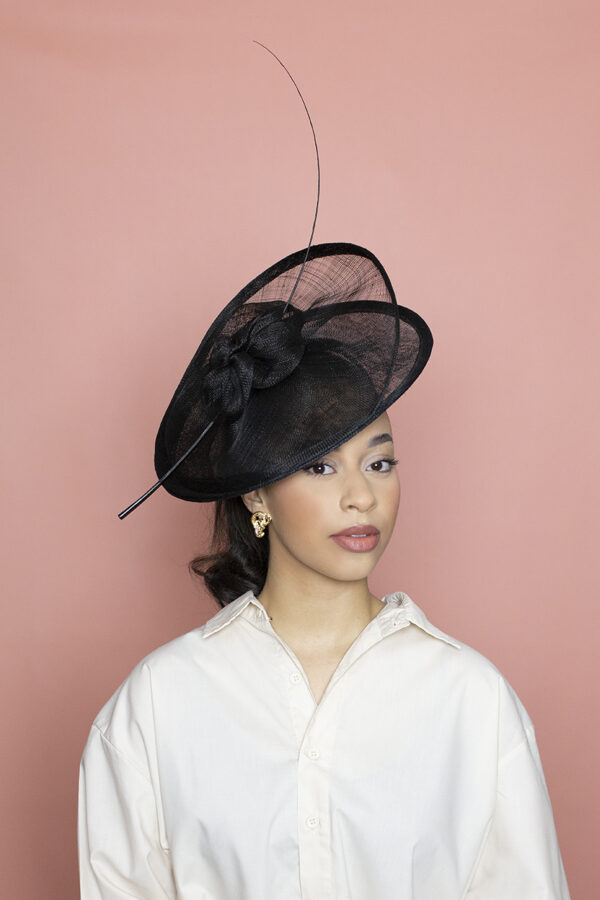 Chapeau de mariage de couleur noir, création Abby