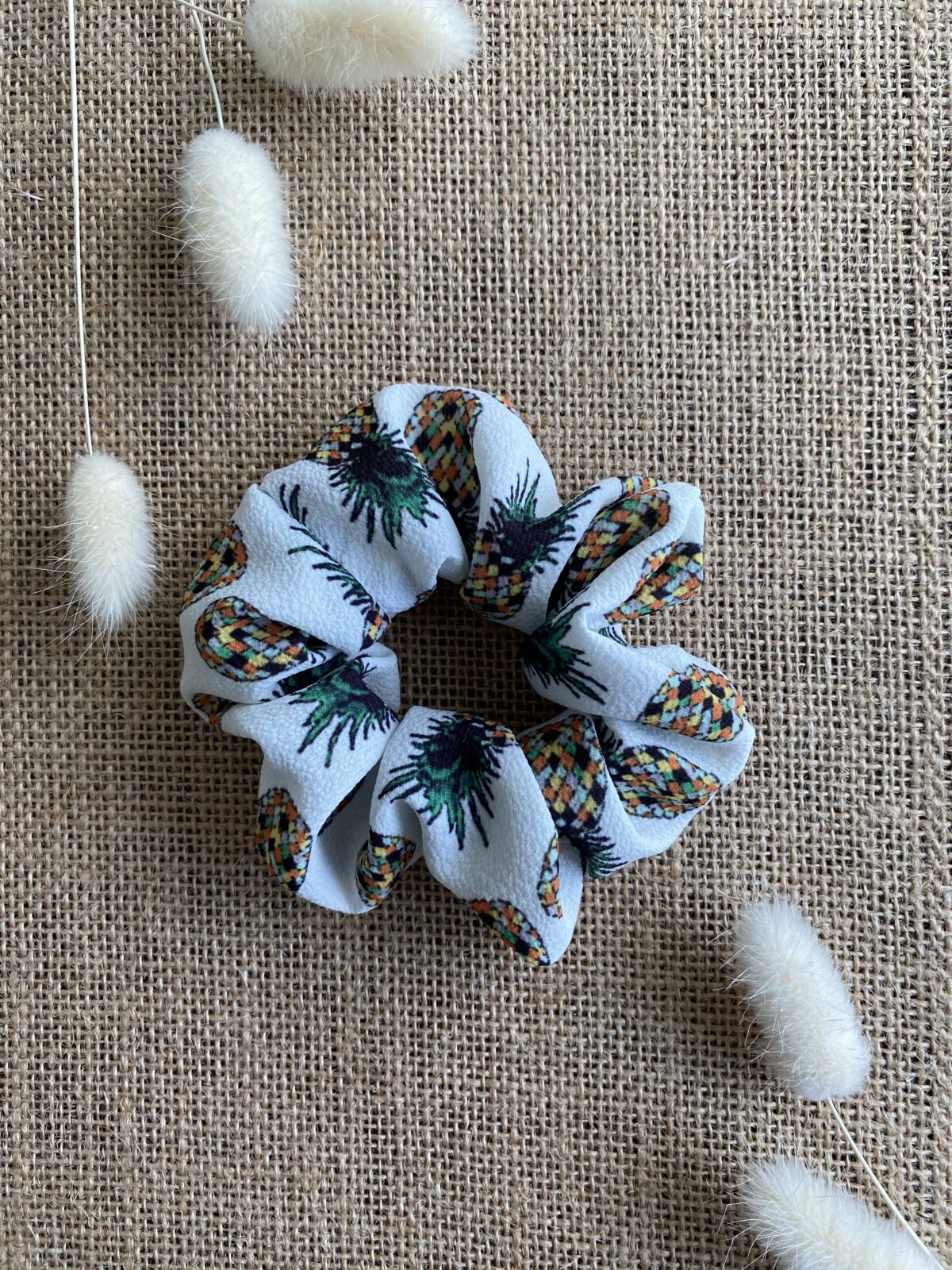 chouchou blanc motif ananas stylisés, polyester