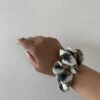 chouchou blanc motif ananas stylisés, polyester