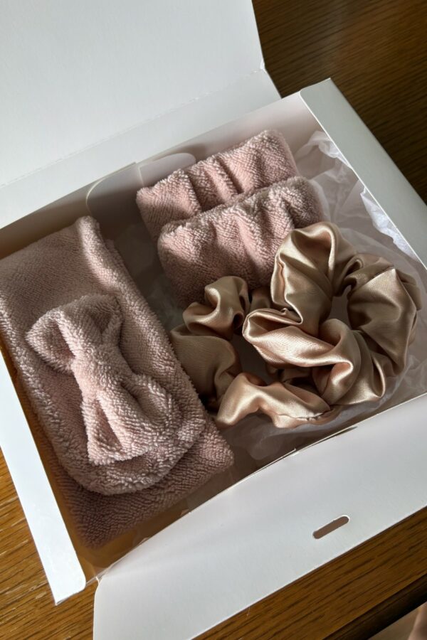 Protège-poignets absorbants en tissu éponge rose pour soins du visage